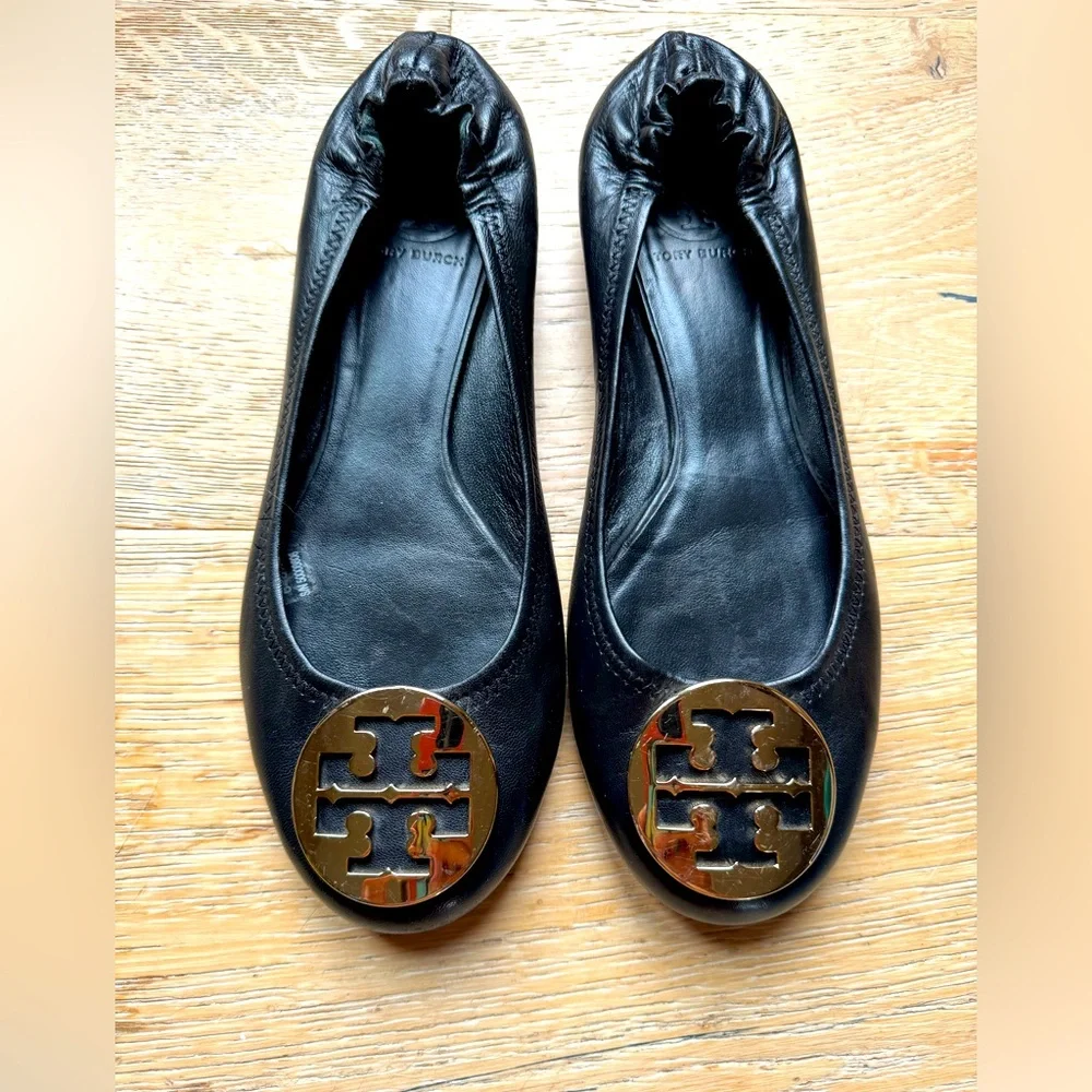 Tory Burch REVA Black Ballet Flats Gold Logo Sz 9 good cond price firm!